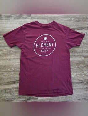 Element Wind Water Fire Earth Graphic Tee – Size M 🍷
